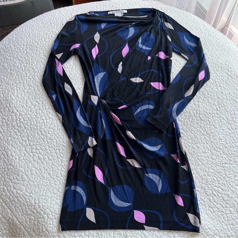 DIANE VON FURSTENBERG Silk Dress Retro Style
